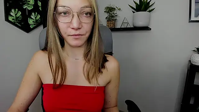 EmillyPlay online show from December 14, 11:18 am