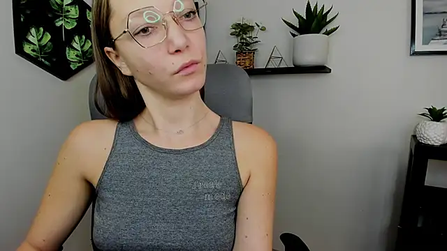 EmillyPlay online show from December 17, 10:23 am