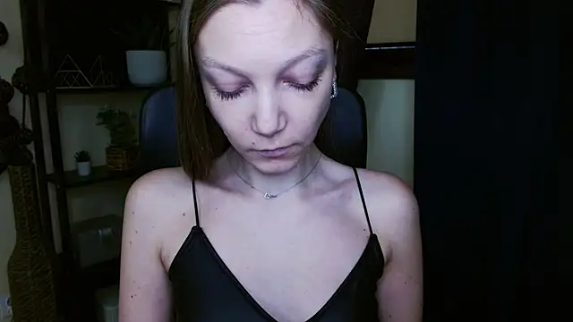 EmillyPlay online show from February 21, 7:20 am