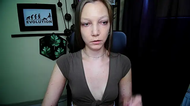 EmillyPlay online show from June 19, 5:34 am