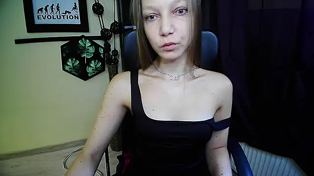 EmillyPlay online show from July 10, 5:34 am
