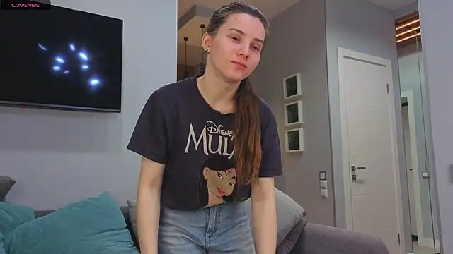 DonnaBurkee online show from November 9, 4:44 am