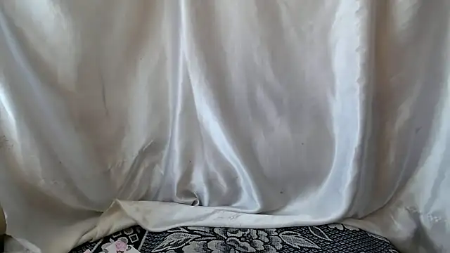 Snapshot of Burberrry_ chatting on March 8, 12:52 pm Burberrry  online show from March 8, 12:52 pm