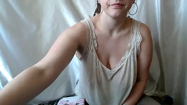 Snapshot of Burberrry_ chatting on March 9, 12:53 pm Burberrry  online show from March 9, 12:53 pm