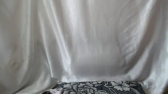 Snapshot of Burberrry_ chatting on March 15, 11:40 am Burberrry  online show from March 15, 11:40 am