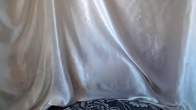 Snapshot of Burberrry_ chatting on March 22, 5:06 am Burberrry  online show from March 22, 5:06 am