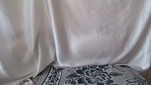 Snapshot of Burberrry_ chatting on September 13, 7:08 am Burberrry  online show from September 13, 7:08 am