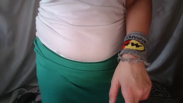 Snapshot of Burberrry_ chatting on October 13, 5:07 am Burberrry  online show from October 13, 5:07 am