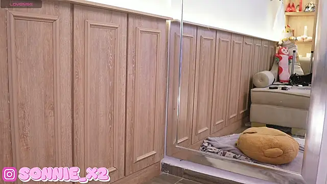 Sonnie  online show from February 12, 11:51 am