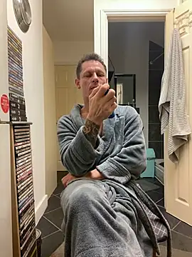 Yourhotboy 42 online show from February 2, 8:51 pm