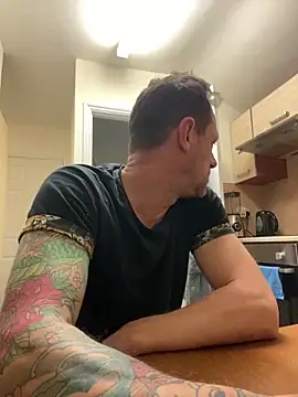 Yourhotboy 42 online show from March 3, 6:44 pm