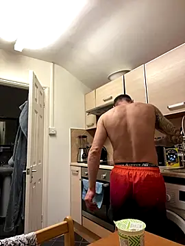 Snapshot of Yourhotboy_42 chatting on January 5, 8:01 pm Yourhotboy 42 online show from January 5, 8:01 pm