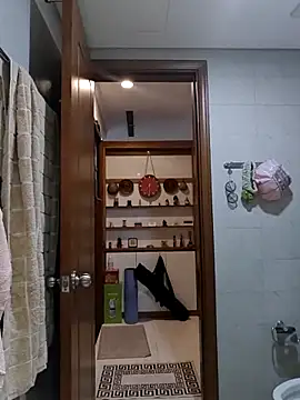 horny slavedog online show from November 17, 9:15 am