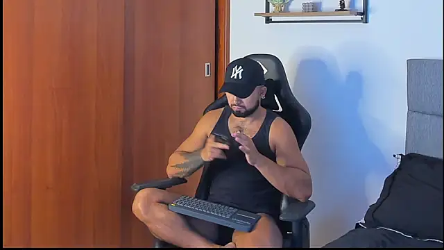 ethaanjones online show from October 2, 7:43 pm