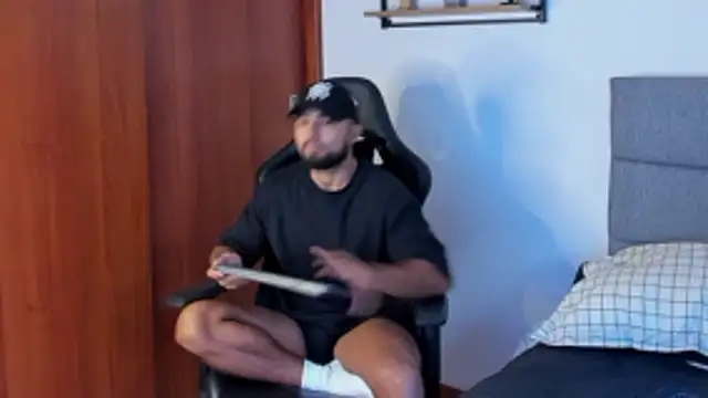 ethaanjones online show from October 13, 9:04 pm