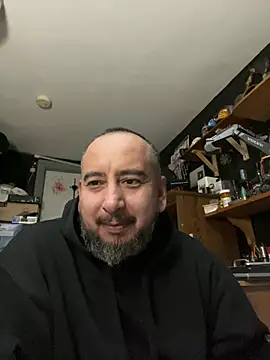 Snapshot of ElPollo77 chatting on December 24, 12:22 am ElPollo77 online show from December 24, 12:22 am