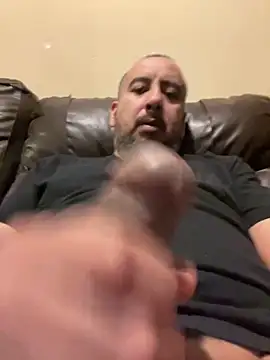 Snapshot of ElPollo77 chatting on February 12, 10:37 pm ElPollo77 online show from February 12, 10:37 pm