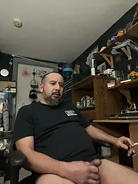 Snapshot of ElPollo77 chatting on February 18, 7:21 am ElPollo77 online show from February 18, 7:21 am