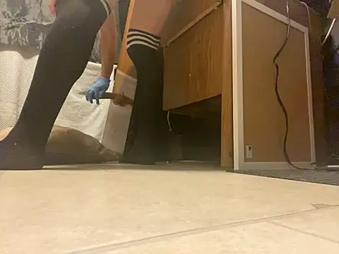 Snapshot of ElPollo77 chatting on September 10, 6:35 am ElPollo77 online show from September 10, 6:35 am