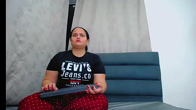 brunnette hot online show from March 12, 10:43 am