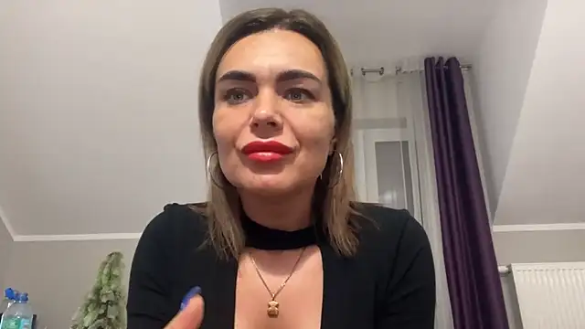 Snapshot of DESIREjenny chatting on February 5, 10:51 am DESIREjenny online show from February 5, 10:51 am