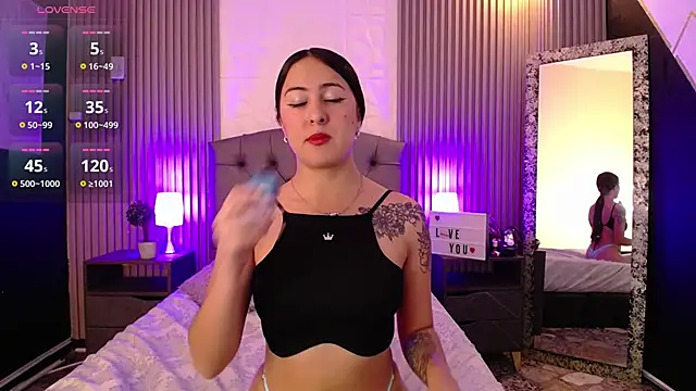 isabella smith  online show from December 30, 1:47 pm