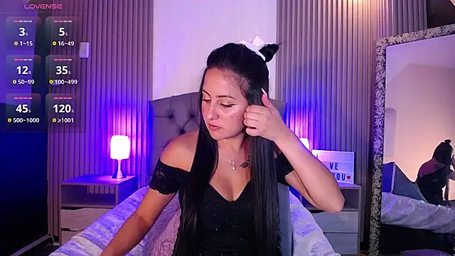 isabella smith  online show from January 15, 4:54 pm