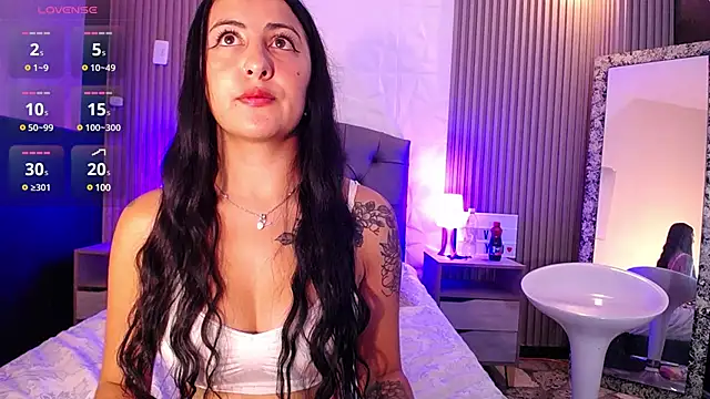 isabella smith  online show from February 6, 4:25 pm