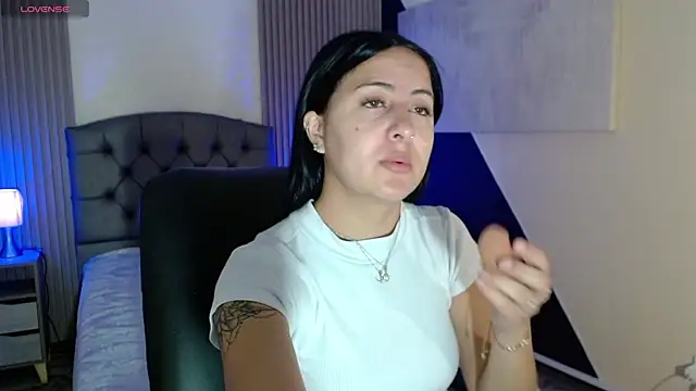 isabella smith  online show from September 24, 7:50 pm