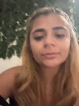 Snapshot of pamell_col chatting on December 4, 11:35 pm pamell col online show from December 4, 11:35 pm