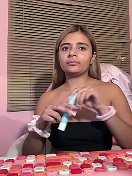 Snapshot of pamell_col chatting on January 12, 1:32 am pamell col online show from January 12, 1:32 am