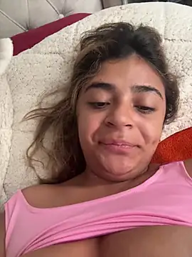 Snapshot of pamell_col chatting on November 11, 1:55 pm pamell col online show from November 11, 1:55 pm