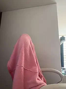 Snapshot of pamell_col chatting on December 20, 3:41 pm pamell col online show from December 20, 3:41 pm