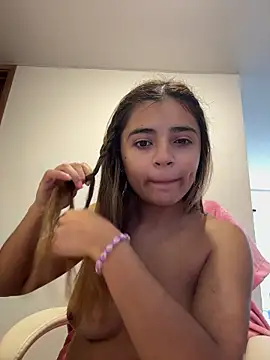 Snapshot of pamell_col chatting on February 12, 1:39 pm pamell col online show from February 12, 1:39 pm