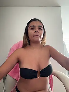 Snapshot of pamell_col chatting on February 26, 1:10 pm pamell col online show from February 26, 1:10 pm