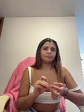 Snapshot of pamell_col chatting on March 6, 7:43 pm pamell col online show from March 6, 7:43 pm