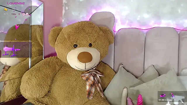 puca ebony online show from February 11, 8:10 pm