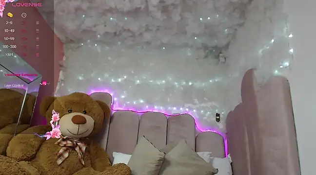 puca ebony online show from March 15, 7:59 pm