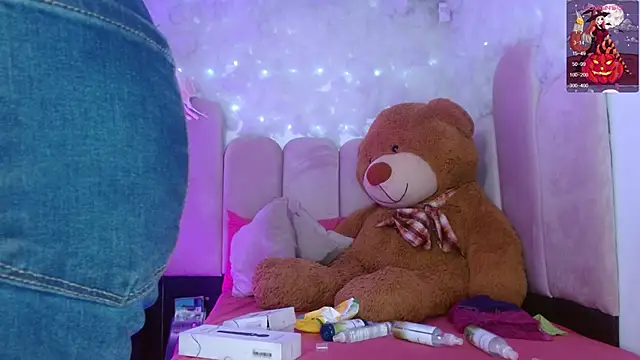 puca ebony online show from October 28, 7:49 pm