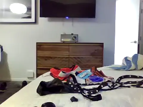 Iliketocooksquirt25 online show from February 26, 9:27 pm