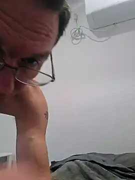 Iliketocooksquirt25 online show from December 4, 3:16 am