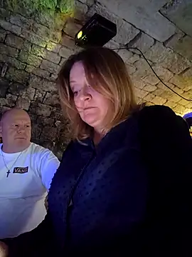 Snapshot of lady_charlyne chatting on December 5, 8:16 pm lady charlyne online show from December 5, 8:16 pm