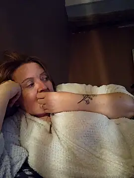 Snapshot of lady_charlyne chatting on March 3, 8:15 pm lady charlyne online show from March 3, 8:15 pm