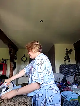 lady charlyne online show from May 5, 8:44 am