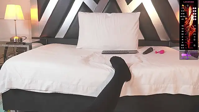 Snapshot of Sofia_Cooper_ chatting on February 27, 7:47 pm Sofia Cooper online show from February 27, 7:47 pm