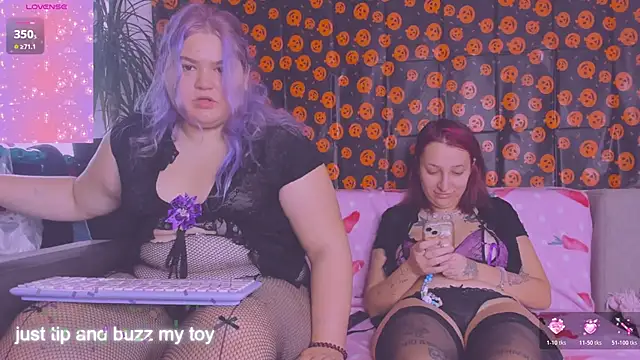 Freakcute  online show from October 23, 2:27 pm