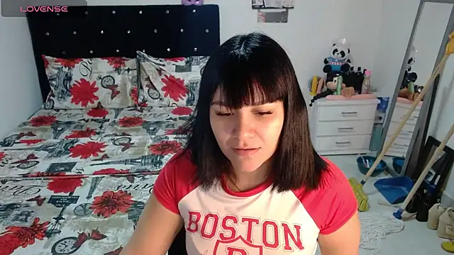 Snapshot of soniafuckboobs chatting on July 7, 12:20 pm soniafuckboobs online show from July 7, 12:20 pm