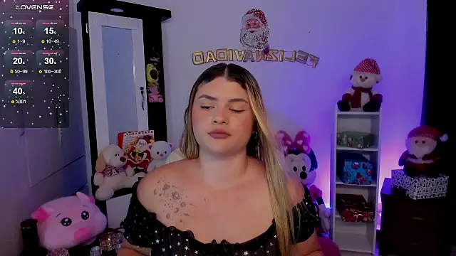 chloejones   online show from December 4, 5:11 pm