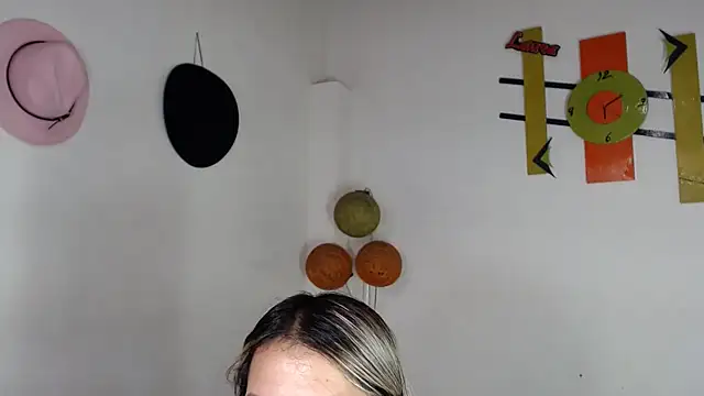 Chantal hott online show from April 20, 9:27 pm