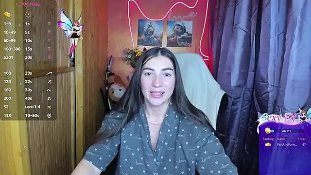 Fiery Brunette  online show from December 27, 3:48 pm